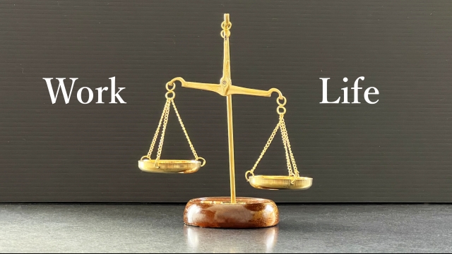 天秤のイラスト写真